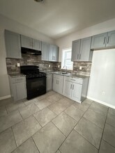 124 Virginia Ave, Unit 1F in Jersey City, NJ - Building Photo - Building Photo