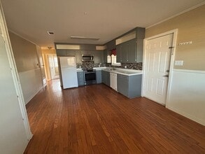 1404 S Denver Ave in Russellville, AR - Building Photo - Building Photo