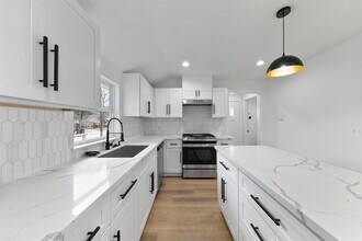 5610 Chapman St in Houston, TX - Building Photo - Building Photo