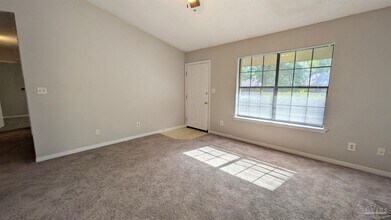9345 Chisholm Rd in Pensacola, FL - Building Photo - Building Photo