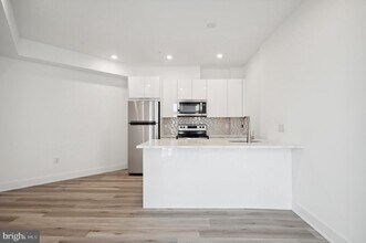 2301 Grays Ferry Ave-Unit -2 in Philadelphia, PA - Building Photo - Building Photo