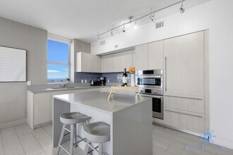 4010 S Ocean Dr in Hollywood, FL - Building Photo - Building Photo