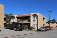 Poway Apartments in Poway, CA - Foto de edificio - Building Photo