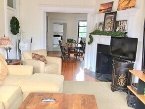 16 Winchester St, Unit 401 in Brookline, MA - Foto de edificio - Building Photo
