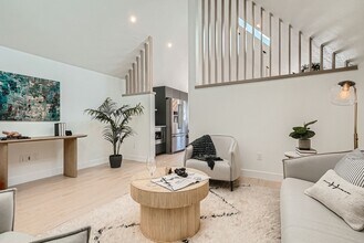1105 S Dahlia St in Denver, CO - Building Photo - Building Photo