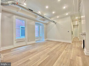 1824 Chestnut St in Philadelphia, PA - Building Photo - Building Photo