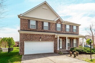 133 Cabin Branch Cir in Hendersonville, TN - Building Photo - Building Photo