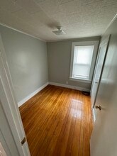 47 Davis St in Fall River, MA - Foto de edificio - Building Photo