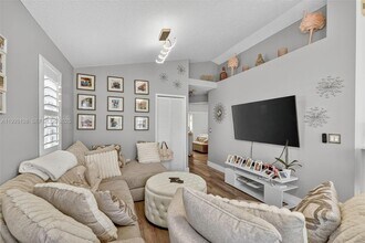 210 NW Zanzibar Pl in Port St. Lucie, FL - Building Photo - Building Photo