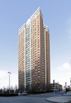Parkside East in Jersey City, NJ - Building Photo