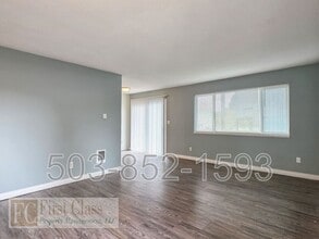 12345 SW Hall Blvd in Portland, OR - Building Photo - Building Photo