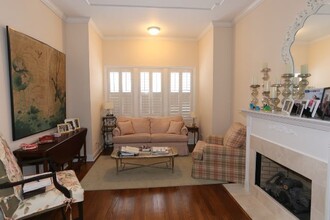 1119 W George St, Unit 1 in Chicago, IL - Building Photo - Building Photo