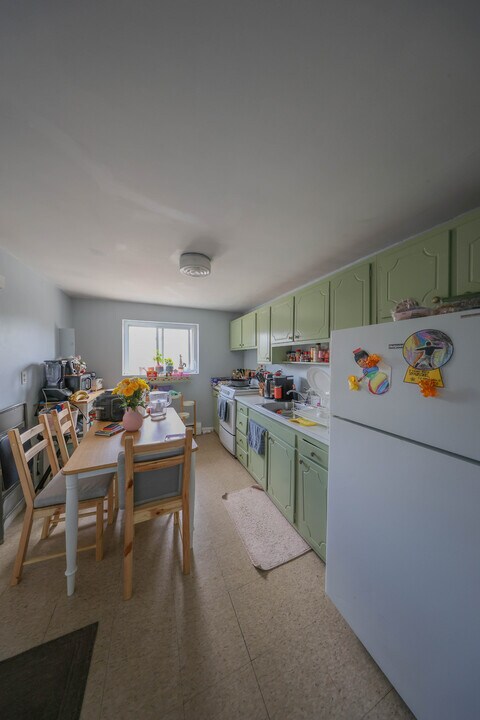 14 Bryon Rd, Unit 6 in Boston College, MA - Foto de edificio