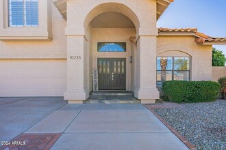 10235 E Dreyfus Ave in Scottsdale, AZ - Foto de edificio - Building Photo