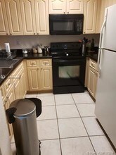 8145 NW 7th St-Unit -102 in Miami, FL - Building Photo - Building Photo