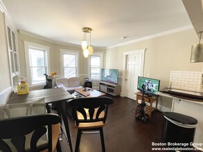 8 Taft St, Unit 2 in Boston, MA - Building Photo - Building Photo