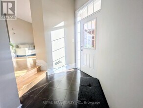 104 Bridgestone Dr in Ottawa, ON - Building Photo - Building Photo