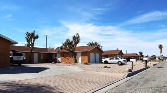 Athol Apartments in Twentynine Palms, CA - Building Photo