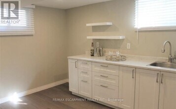 89 Regent Dr in St Catharines, ON - Building Photo - Building Photo