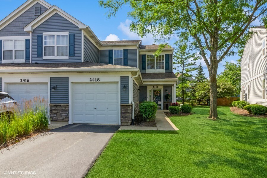 2418 Oneida Ln in Naperville, IL - Building Photo