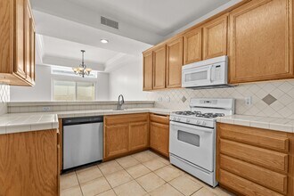 14819 Magnolia Blvd in Los Angeles, CA - Building Photo - Building Photo