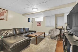 194 W Fifth St in Boston, MA - Building Photo - Building Photo