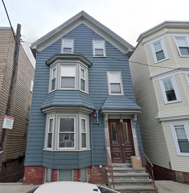 24 Washburn St, Unit 3 in Boston, MA - Foto de edificio - Building Photo