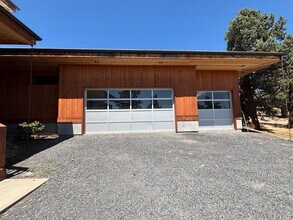 65145 76th St in Bend, OR - Building Photo - Building Photo