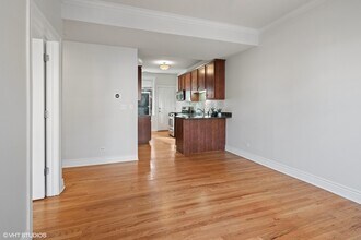 2005 W Warner Ave in Chicago, IL - Building Photo - Building Photo