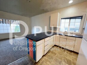 1127 SE Stephens St in Portland, OR - Building Photo - Building Photo