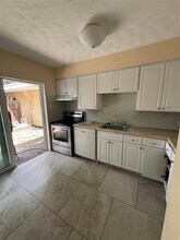 212 SW 13th St in Dania Beach, FL - Building Photo - Building Photo