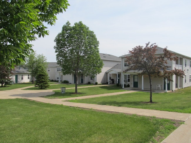 Claire Court Apartments in Hamburg, NY - Building Photo - Building Photo
