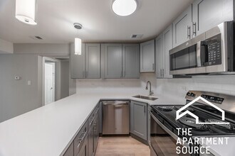 1220 N La Salle Dr in Chicago, IL - Building Photo - Building Photo