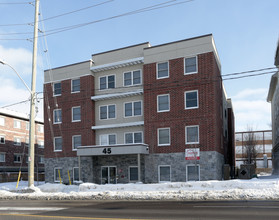 45 Columbia St W in Waterloo, ON - Building Photo - Building Photo