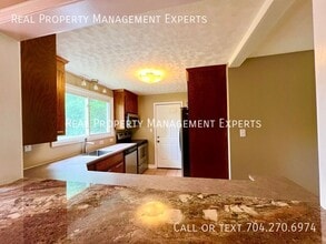1105 Balthis Dr in Gastonia, NC - Building Photo - Building Photo