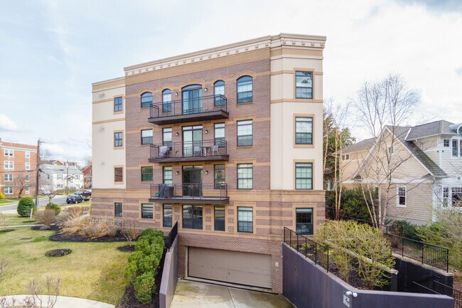 2702 Lee Hwy in Arlington, VA - Foto de edificio - Building Photo