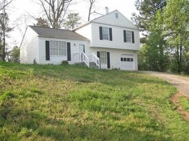 888 Highland Terrace NE