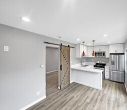 4933 Auburn Dr in San Diego, CA - Building Photo - Building Photo