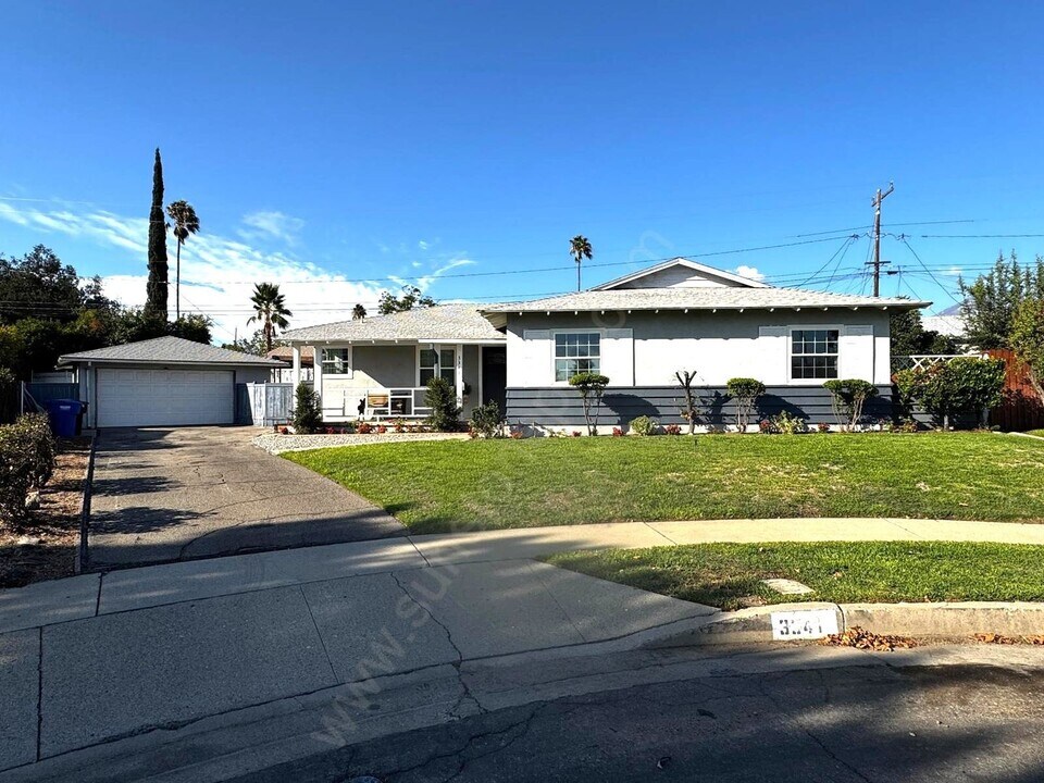 3341 Lynoak Dr in Claremont, CA - Building Photo