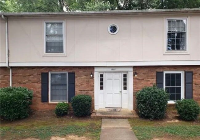 1788 Ebenezer Rd in Rock Hill, SC - Building Photo - Building Photo