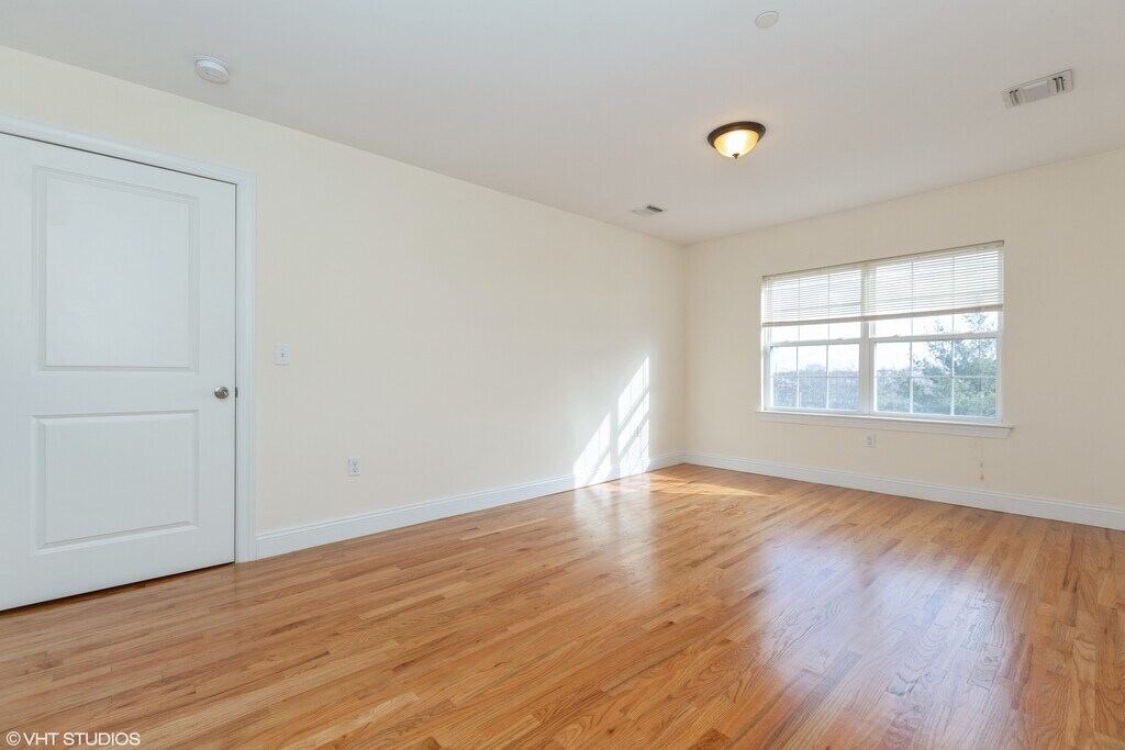 East Gate of Nutley Apartments in Nutley, NJ