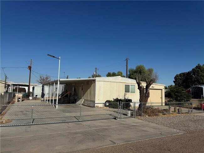 7866 Meadowlark St in Mohave Valley, AZ - Building Photo - Building Photo