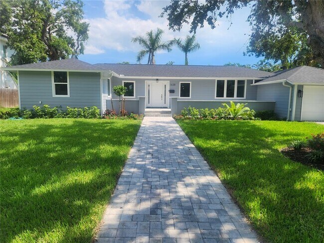 1638 South Dr in Sarasota, FL - Building Photo - Building Photo
