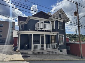 124 Fayette St in Morgantown, WV - Building Photo