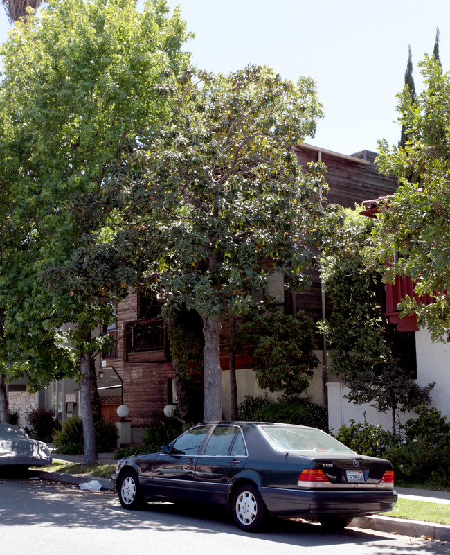 259-261 Temple Ave in Long Beach, CA - Building Photo - Building Photo