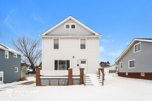 9607 Park Heights Ave in Garfield Heights, OH - Building Photo