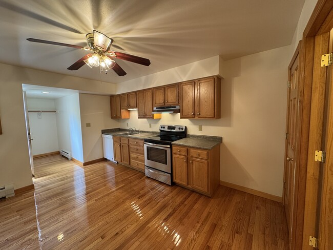 21 Winchester Ct in Keene, NH - Building Photo - Building Photo