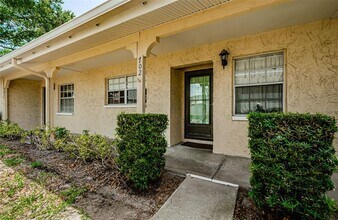2465 Northside Dr in Clearwater, FL - Building Photo - Building Photo
