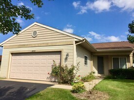 2630 Weatherby Hills Dr SE in Grand Rapids, MI - Building Photo