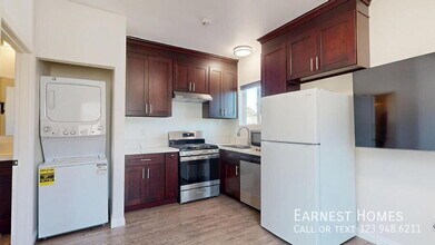 19198 Erwin St in Los Angeles, CA - Building Photo - Building Photo